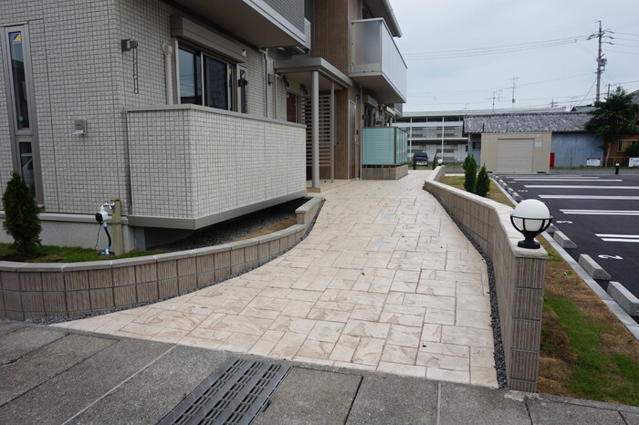 16/17 エントランス