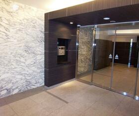 14/14 エントランス