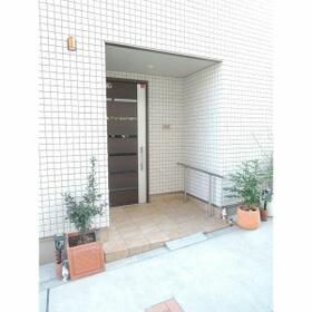 13/14 エントランス