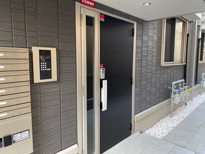 2/4 エントランス