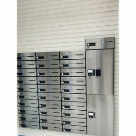 16/16 エントランス