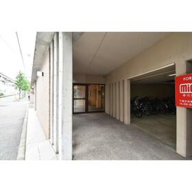 16/16 エントランス