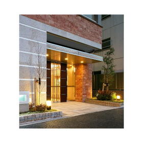 5/5 エントランス