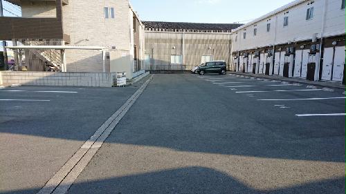 14/18 駐車場