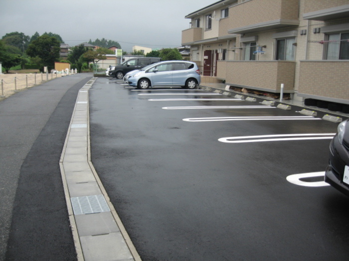 17/17 駐車場