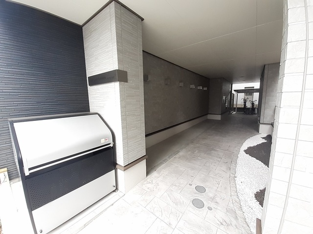 14/20 エントランス