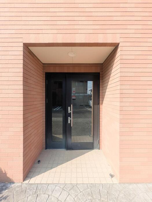 13/14 エントランス