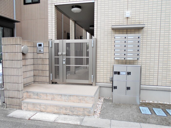 17/28 エントランス