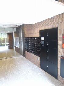 16/16 エントランス