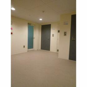 16/16 エントランス