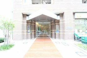 16/16 エントランス