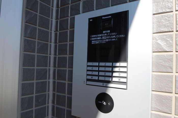 14/18 エントランス