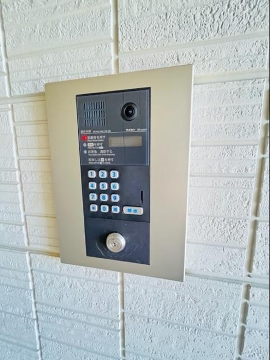 18/18 エントランス