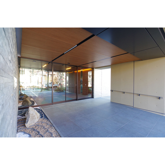 16/21 エントランス