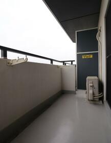 13/18 バルコニー