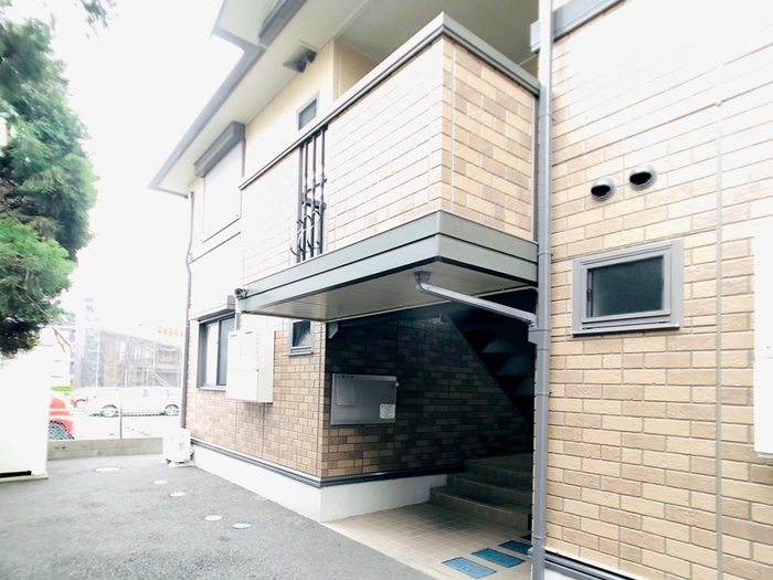 16/17 エントランス