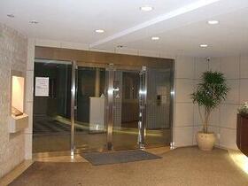 13/16 エントランス