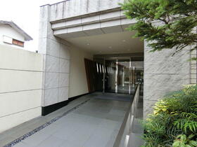 2/2 エントランス