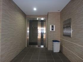 14/17 エントランス