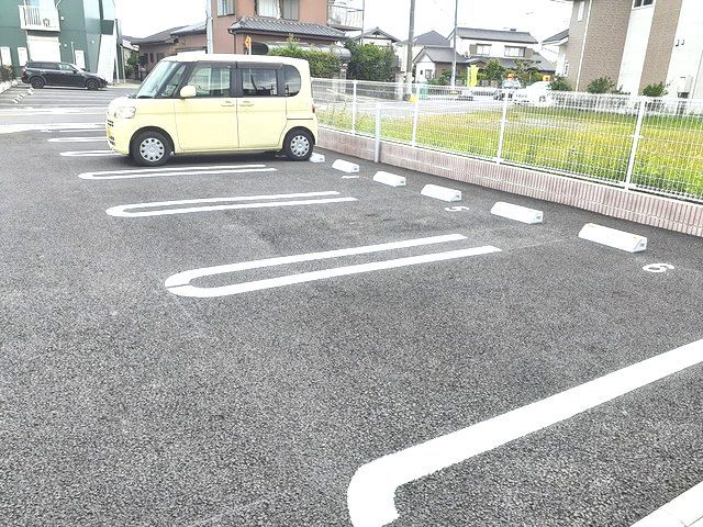 14/20 駐車場