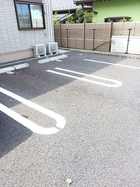14/22 駐車場