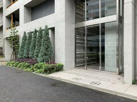 2/2 エントランス