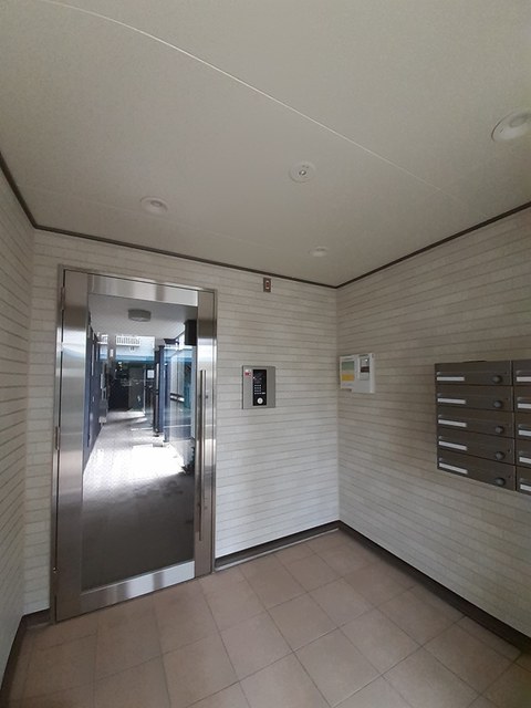 14/20 エントランス