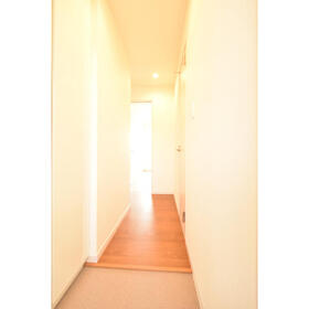 16/21 エントランス