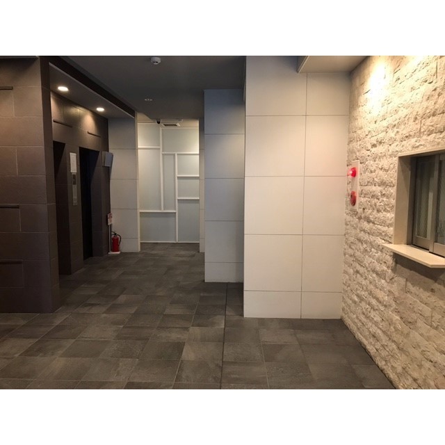 16/25 エントランス