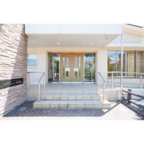 16/26 エントランス