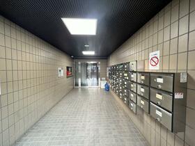 16/16 エントランス