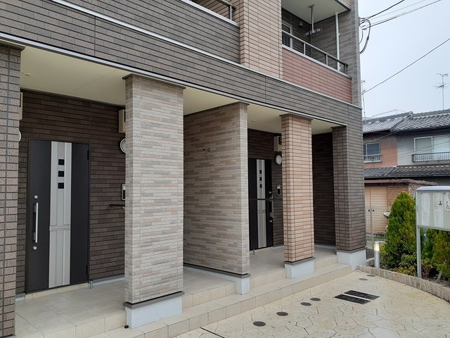 13/20 エントランス