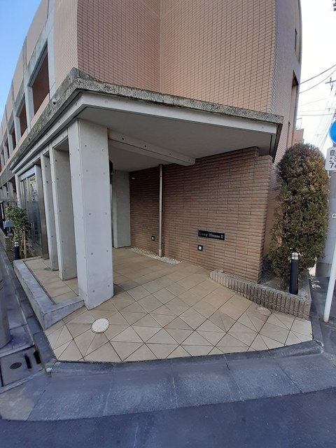 14/23 エントランス