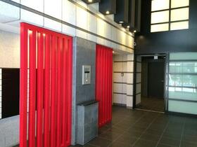 14/14 エントランス