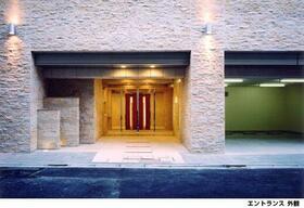 14/14 エントランス