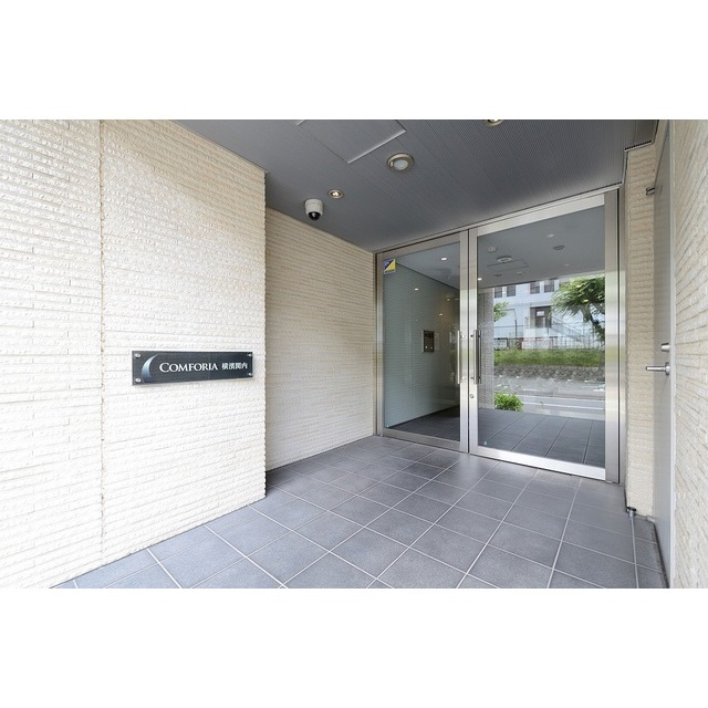 16/27 エントランス