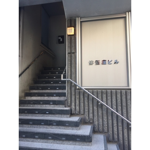 16/16 エントランス