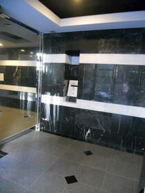 2/2 エントランス