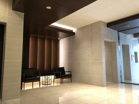 13/13 エントランス