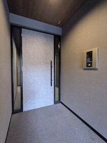 16/16 エントランス