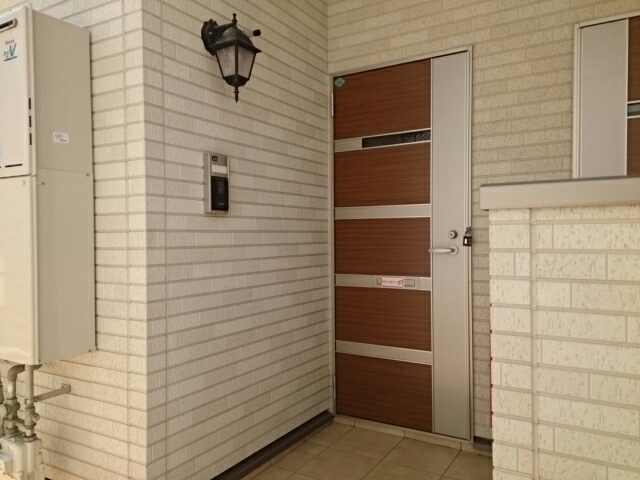 14/18 エントランス