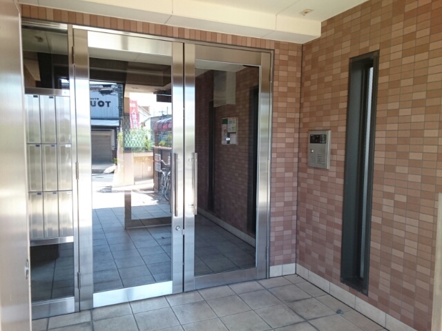 14/20 エントランス