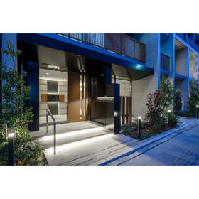 13/16 エントランス