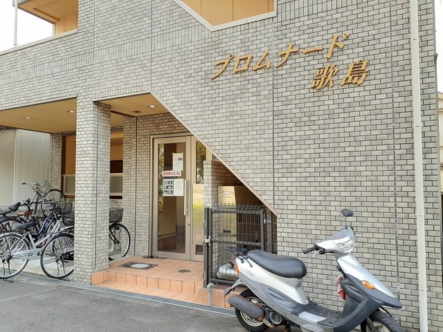 14/20 エントランス