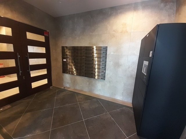 14/23 エントランス