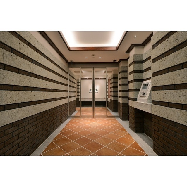 17/26 エントランス