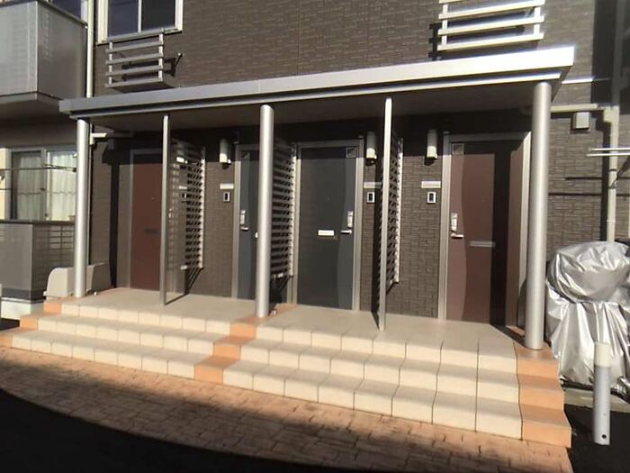 24/30 エントランス