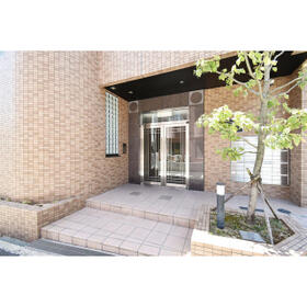 5/5 エントランス