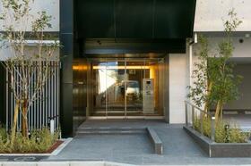 14/15 エントランス