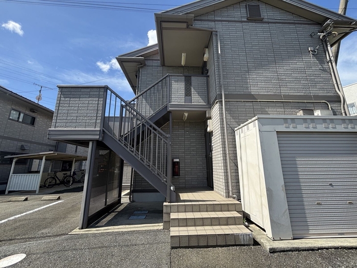 19/23 エントランス